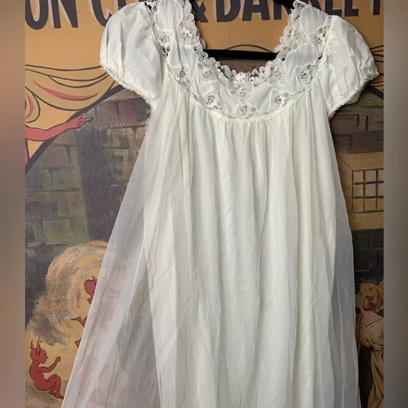 Vintage Peignoir Set White Lingerie Nightgown & Robe White Lace Made In Italy - Picture 3 of 10